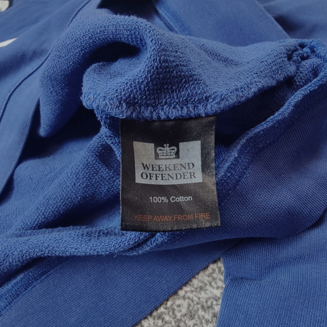 Свитшот Weekend Offender