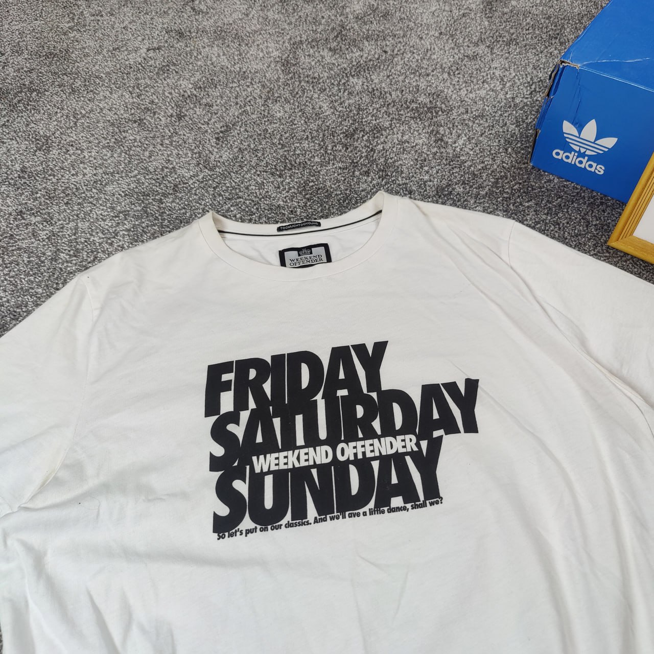 Футболка Weekend Offender
